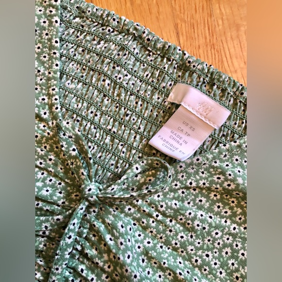 Cute green floral crop blouse - Picture 2 of 8